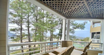 LAZY DAYS - A PIRATE'S COVE GETAWAY