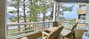 LAZY DAYS - A PIRATE'S COVE GETAWAY