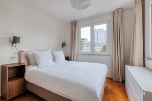 Fer et planche à repasser, Wi-Fi gratuit, draps fournis