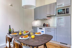 Fridge, microwave, stovetop, dishwasher - Sweett | Suite Mas B - 21 (Brussels)