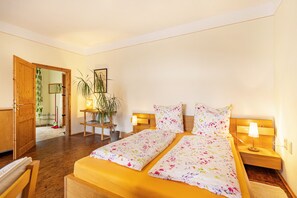 1 bedroom, WiFi, bed sheets - Cozy Apartment in Lohmen with Private Terrace and Wi-Fi (Lohmen)