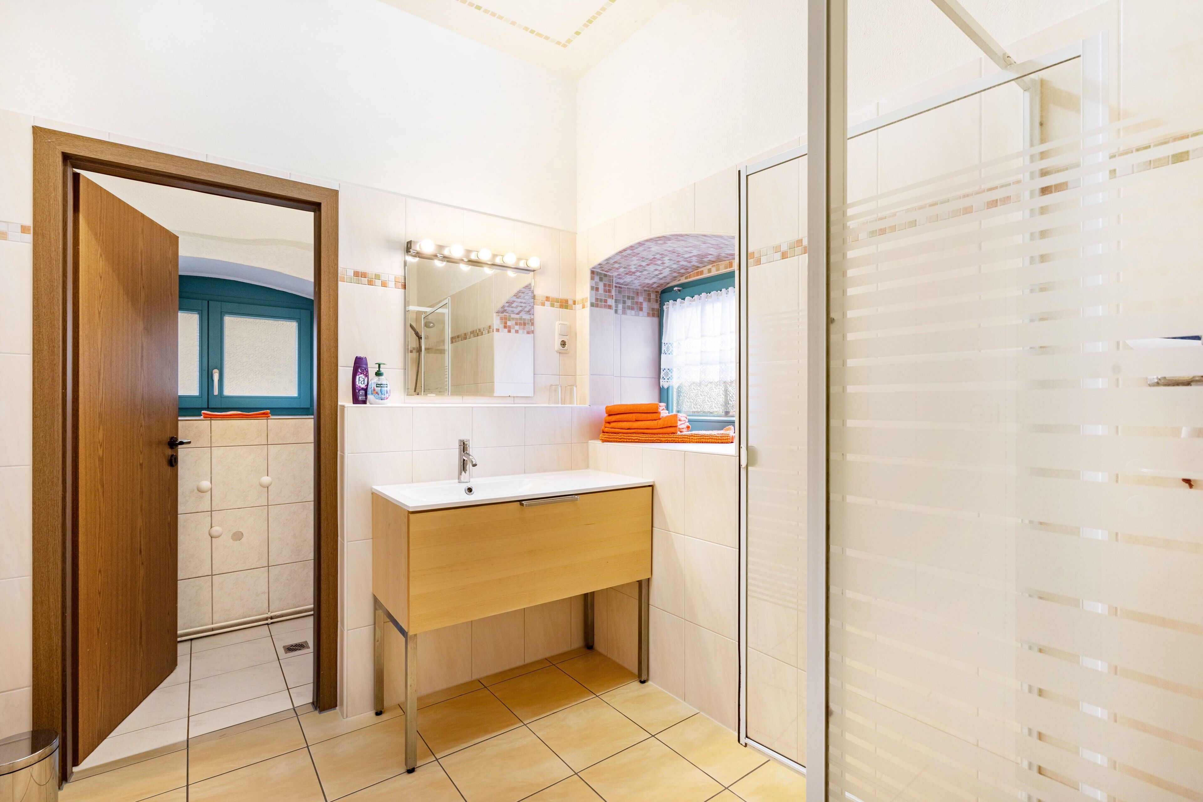 Shower, free toiletries, hair dryer, towels
