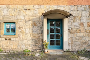 Exterior detail - Holiday Home 'Cozy in Lohmen' with Private Terrace and Wi-Fi (Lohmen)