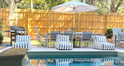 Walk to Beach, 8BR, Heated Pool, Sauna, Elevator