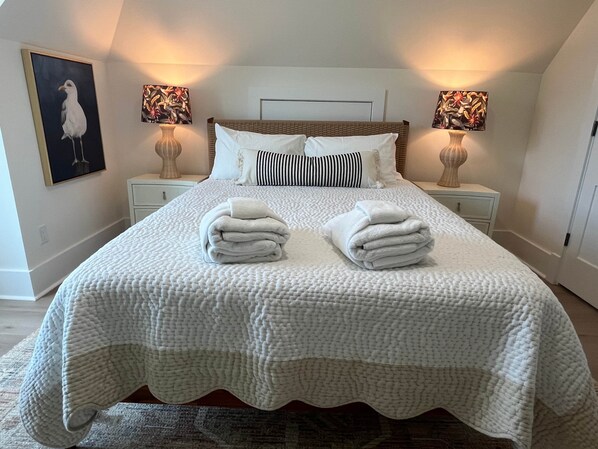 8 bedrooms, iron/ironing board, WiFi, bed sheets