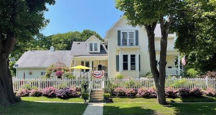 RM 1 THE LAKE ROOM cozy comfortable with all the amenities