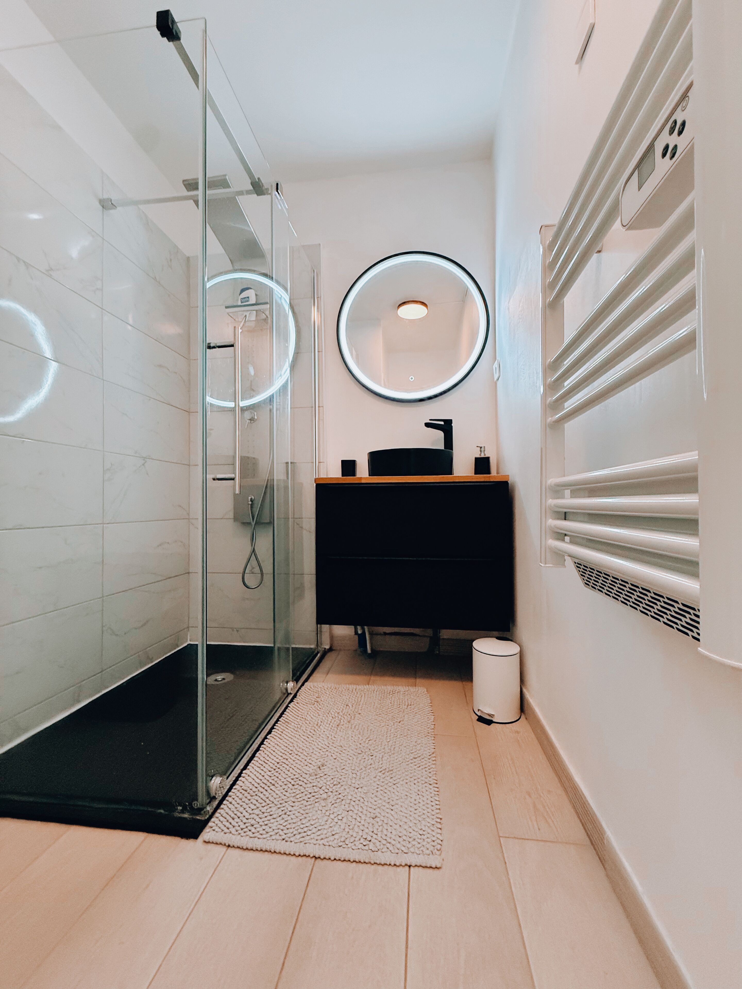 Asciugacapelli, asciugamani, carta igienica