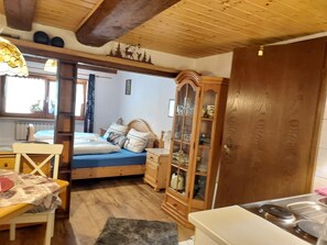 1 bedroom, iron/ironing board, WiFi, bed sheets