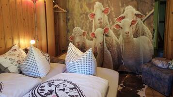 1 chambre, fer et planche Ă repasser, Wi-Fi, draps fournis