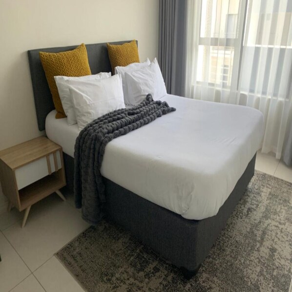 Iron/ironing board, free WiFi, bed sheets