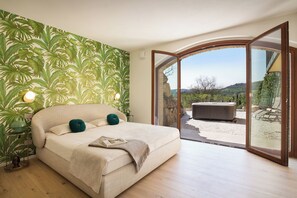 5 chambres, fer et planche à repasser, Wi-Fi, draps fournis