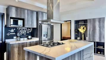 Fridge, microwave, oven, stovetop