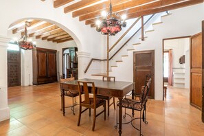 تناول الطعام