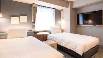 Premium bedding, desk, blackout curtains, free WiFi