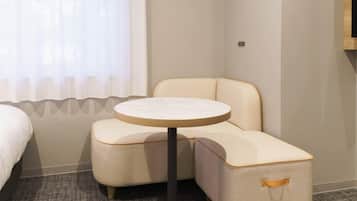 Standaard kamer, 2 eenpersoonsbedden, niet-roken | Luxe beddengoed, een bureau, verduisterende gordijnen, gratis wifi