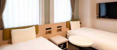 Sengetøy av topp kvalitet, blendingsgardiner og wi-fi (inkludert)