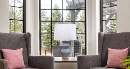 Perfect Business Traveler Room with Complimentary Breakfast