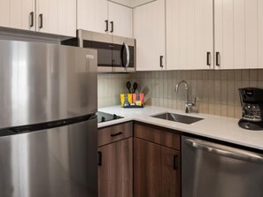 Fridge, dishwasher, coffee/tea maker