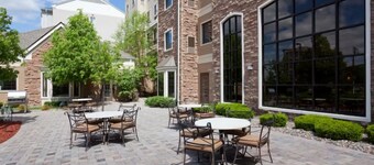 Spacious Extended Stay in Bloomington – Great for Families, Business & Shopping