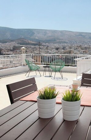 屋外ダイニングエリア