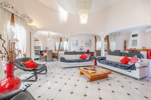 TV, fireplace, table tennis