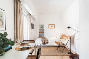 Bügeleisen/Bügelbrett, WLAN, Bettwäsche