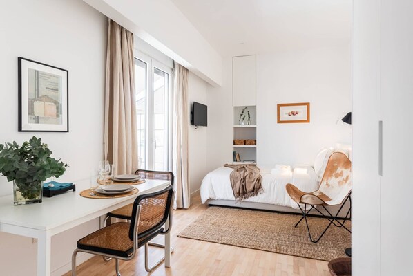 Bügeleisen/Bügelbrett, WLAN, Bettwäsche