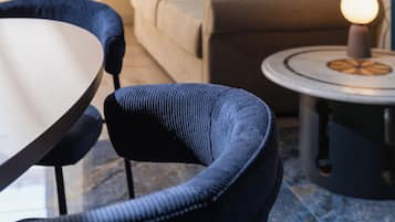 Superior Suite | Minibar, in-room safe, blackout curtains, soundproofing