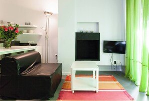 Fernseher, Kamin, Arbeitsbereiche