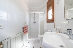 Douche, serviettes fournies