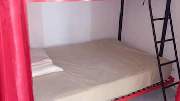 2 slaapkamers, een strijkplank/strijkijzer, wifi, beddengoed