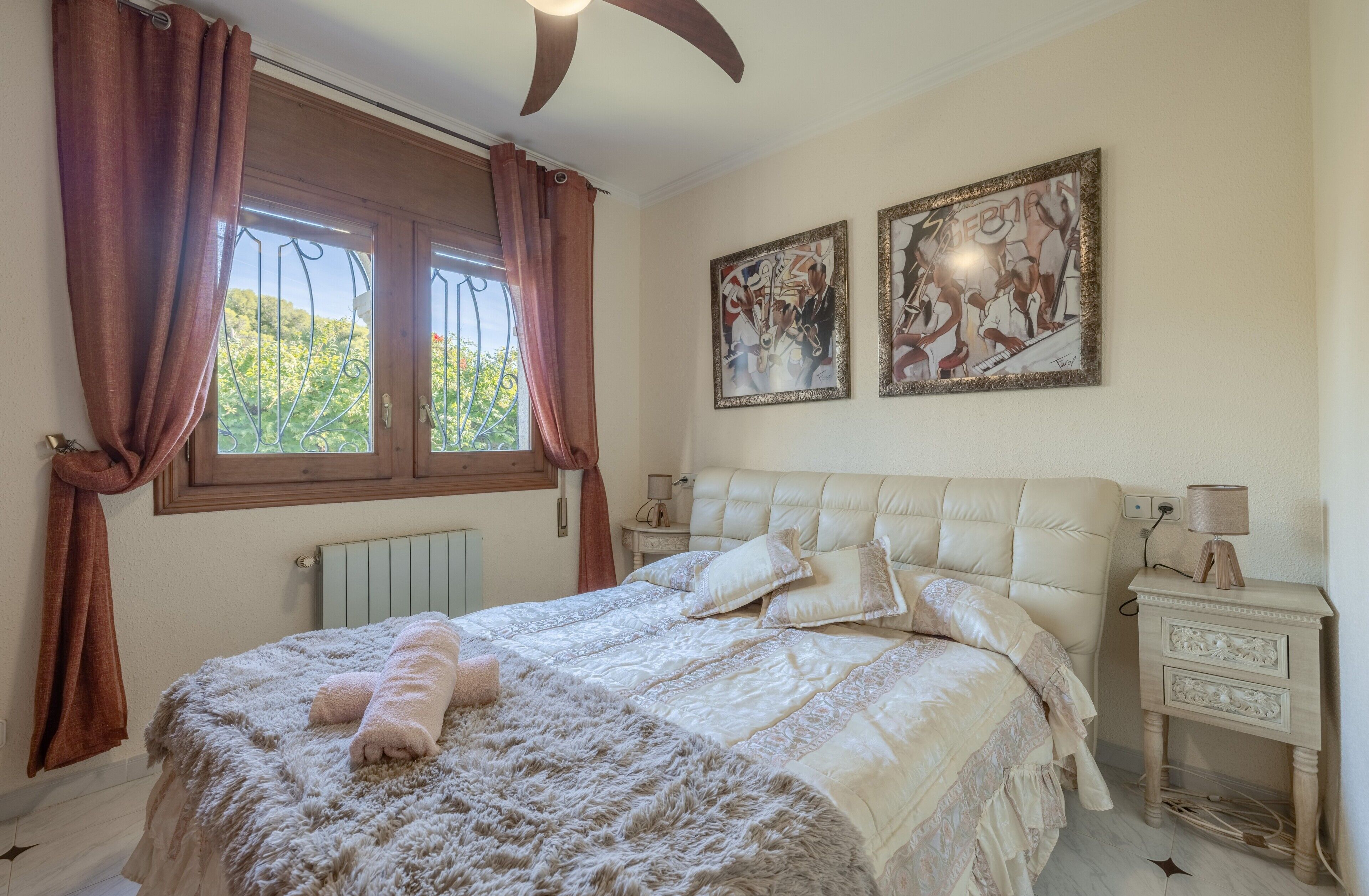 2 slaapkamers, een strijkplank/strijkijzer, wifi, beddengoed