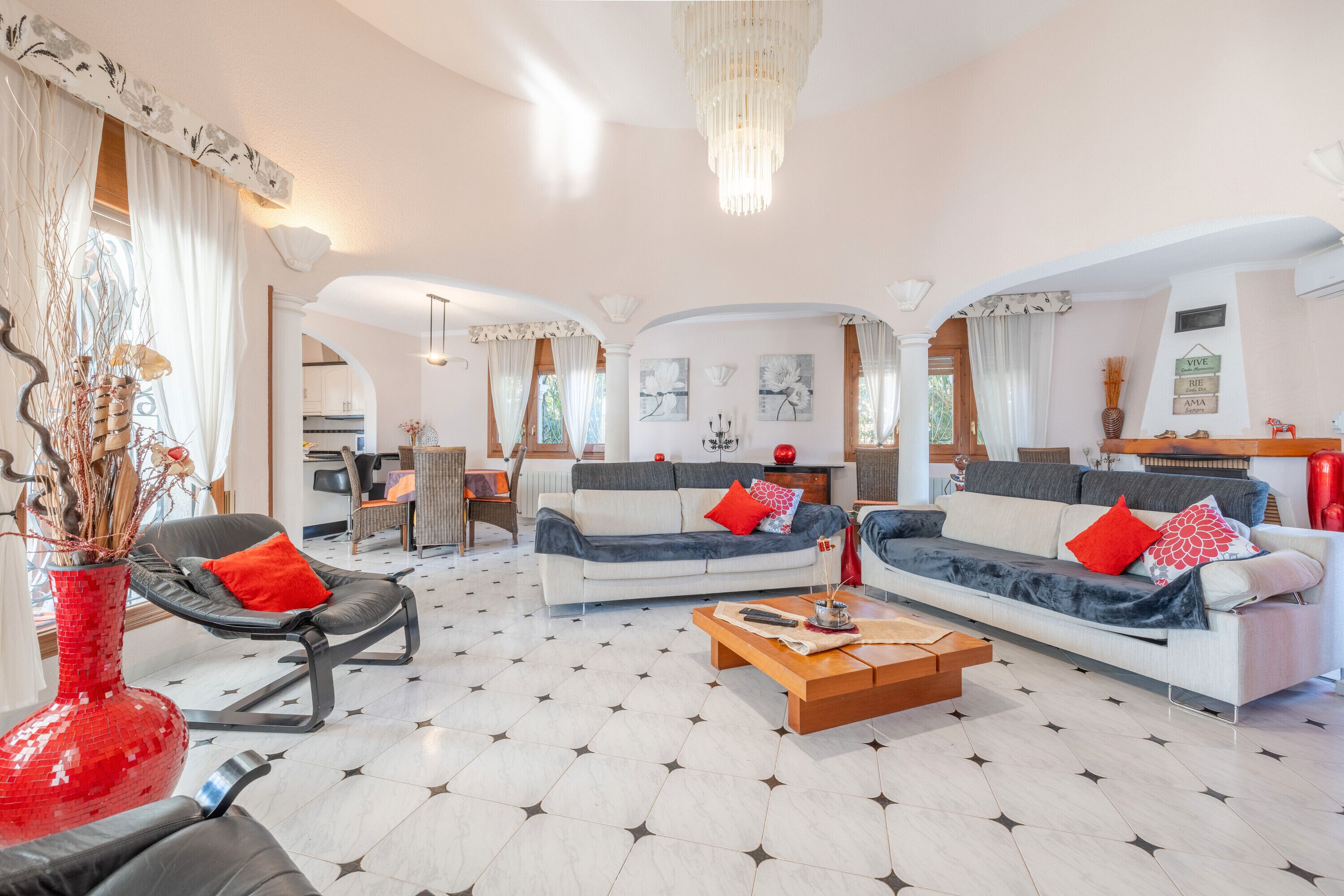 Télévision, table de tennis de table