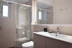 Shower, hair dryer, towels - #AH21 Cherry studio S (Athens)