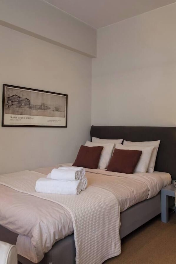Iron/ironing board, WiFi, bed sheets - #AH34 Beige studio Su (Athens)