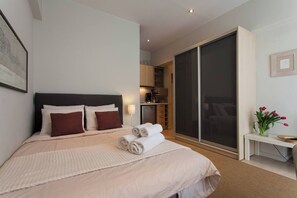 Bügeleisen/Bügelbrett, WLAN, Bettwäsche