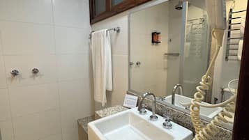 Double Room, Balcony, Courtyard View | Bathroom