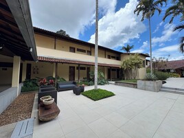 Smart TV de 32 pulgadas con canales por satélite