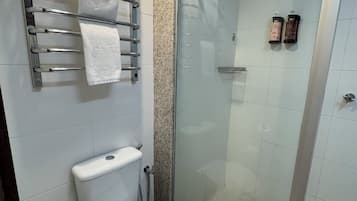 Double Room, Balcony, Courtyard View | Bathroom