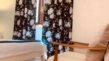 1 camera, ferro/asse da stiro, Wi-Fi, lenzuola