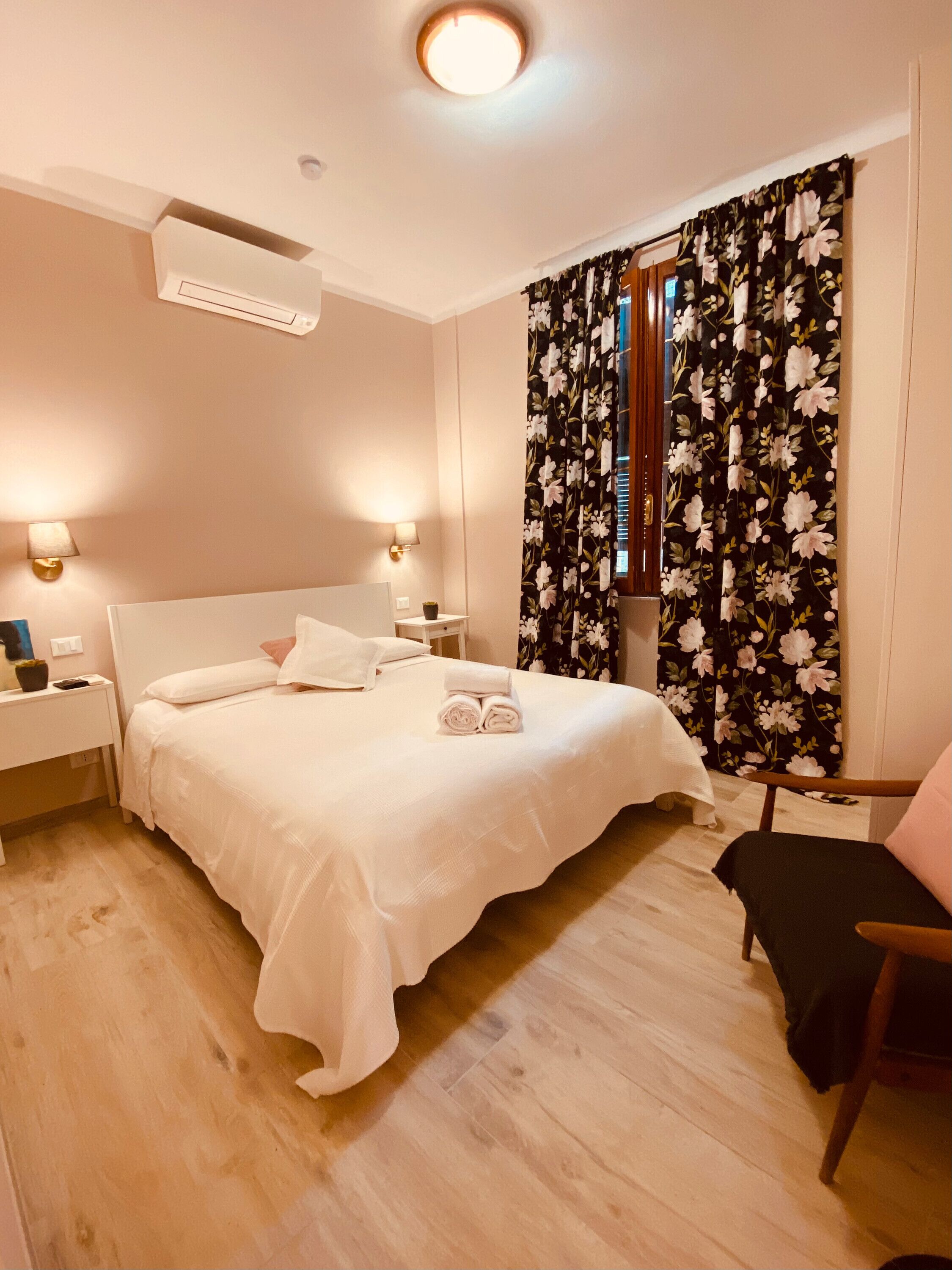 1 slaapkamer, een strijkplank/strijkijzer, wifi, beddengoed