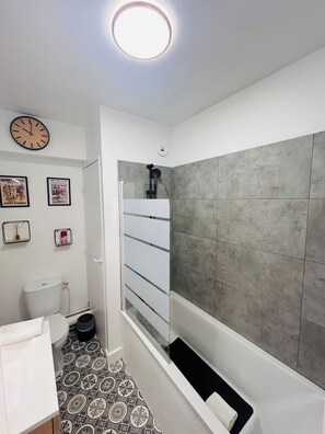 Hair dryer, towels