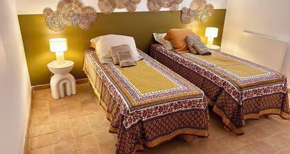 Charmante maison au centre dâAix, calme, absolue, lumineuse.