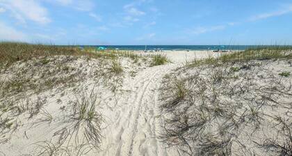 Duplex Beach Home for 6 With Balcony & Resort-style Amenities