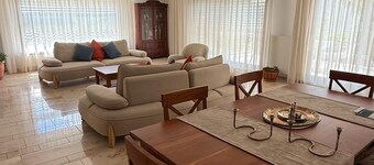 Luxury apartment, close to the airport