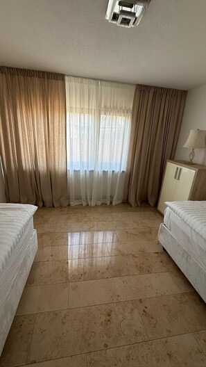 3 室のベッドルーム、WiFi、ベッドシーツ