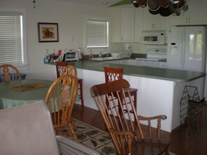 Micro-ondes, four, plaque de cuisson, lave-vaisselle