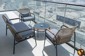 Luxe appartement, balkon, uitzicht op haven | Balkon