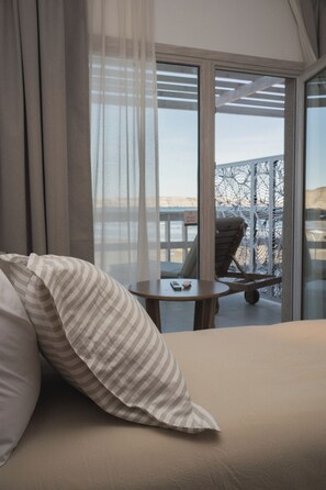 Suite Standar, balkon | Brankas, ruang kerja ramah laptop, kedap suara, dan Wi-Fi gratis