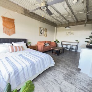 1 habitación, tabla de planchar con plancha, wifi y ropa de cama